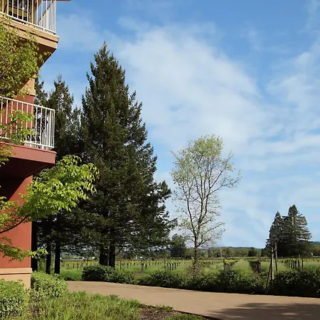 Hilton Garden Inn Sonoma County Airport-3